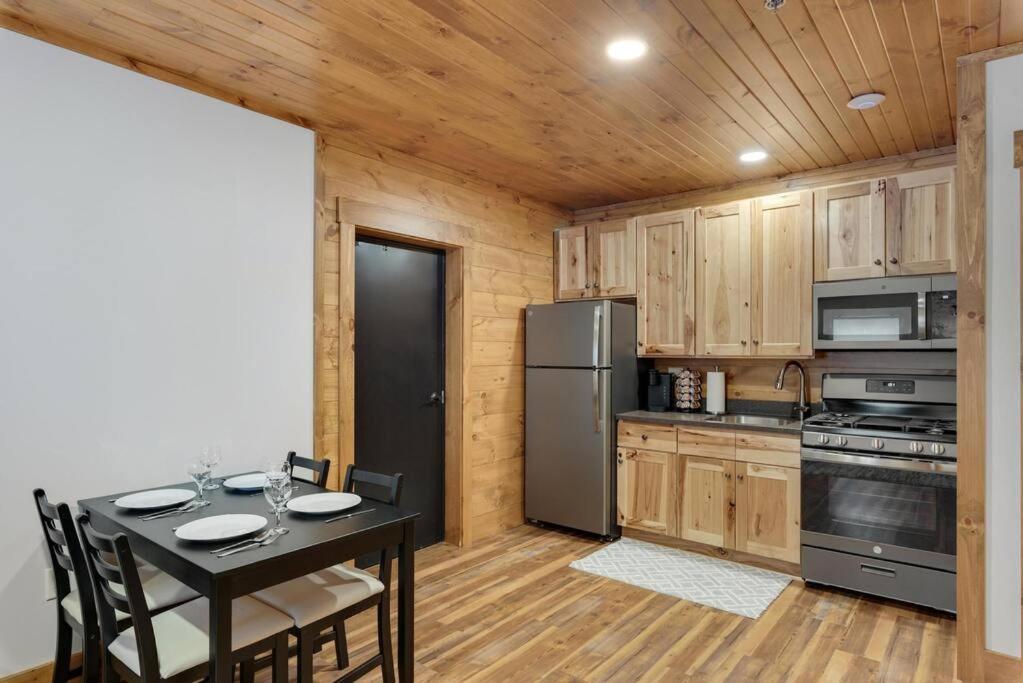 Hickory Suite - Main Street Lodge In 柏林 外观 照片